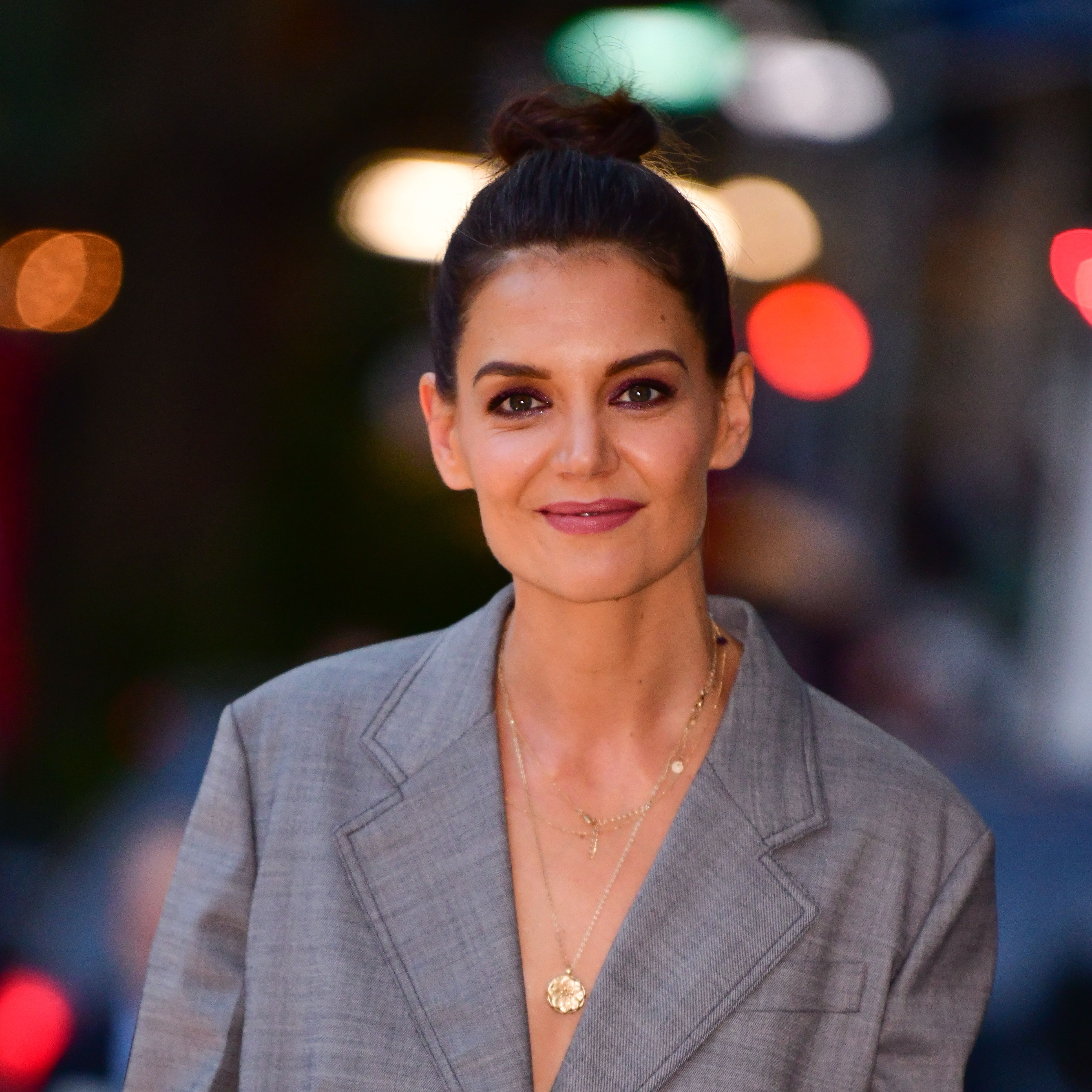15 Katie Holmes Hairstyles From Long To Short