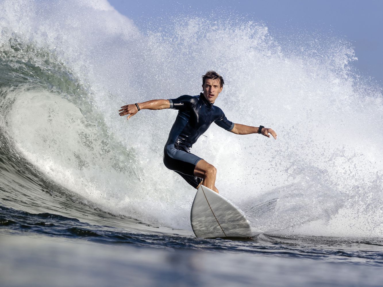5 Excellent Hollywood Movies About Surfing
